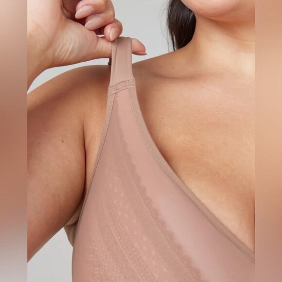 Spanx Low Profile Illusion Lace Minimizer Bra Size 32DD - Picture 2 of 14